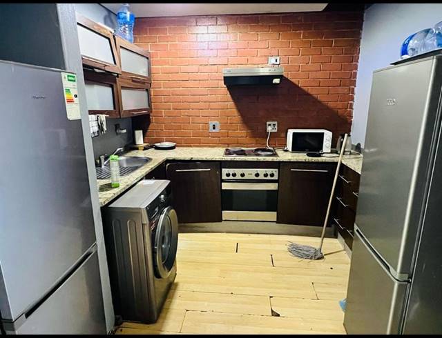 4 BEDROOM APARTMENT FOR SALE IN BRAAMFONTEIN